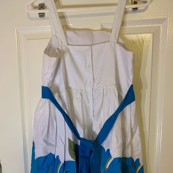 Lovely Easter/Spring dress with blue accents - Picture 4 of 6